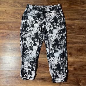 Naviskin Women's Pants Black White Floral Pattern Womens Lg Cropped Drawstring